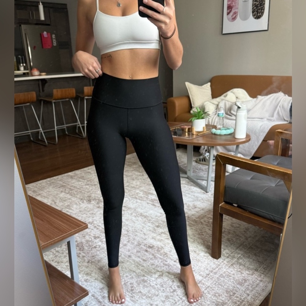 ALO High Waist Airlift leggings -Brand Mew With Tags Retails for $139.00